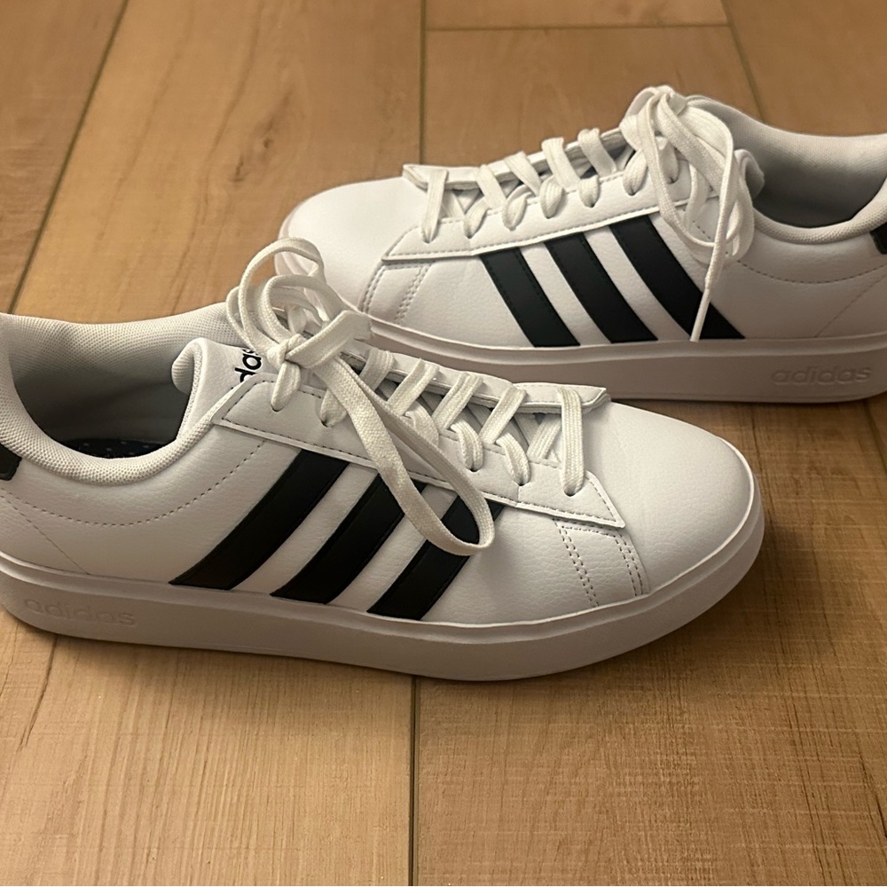 Adidas Grand Court Women's White and Black Sneakers Size 8 - Picture 2 of 5